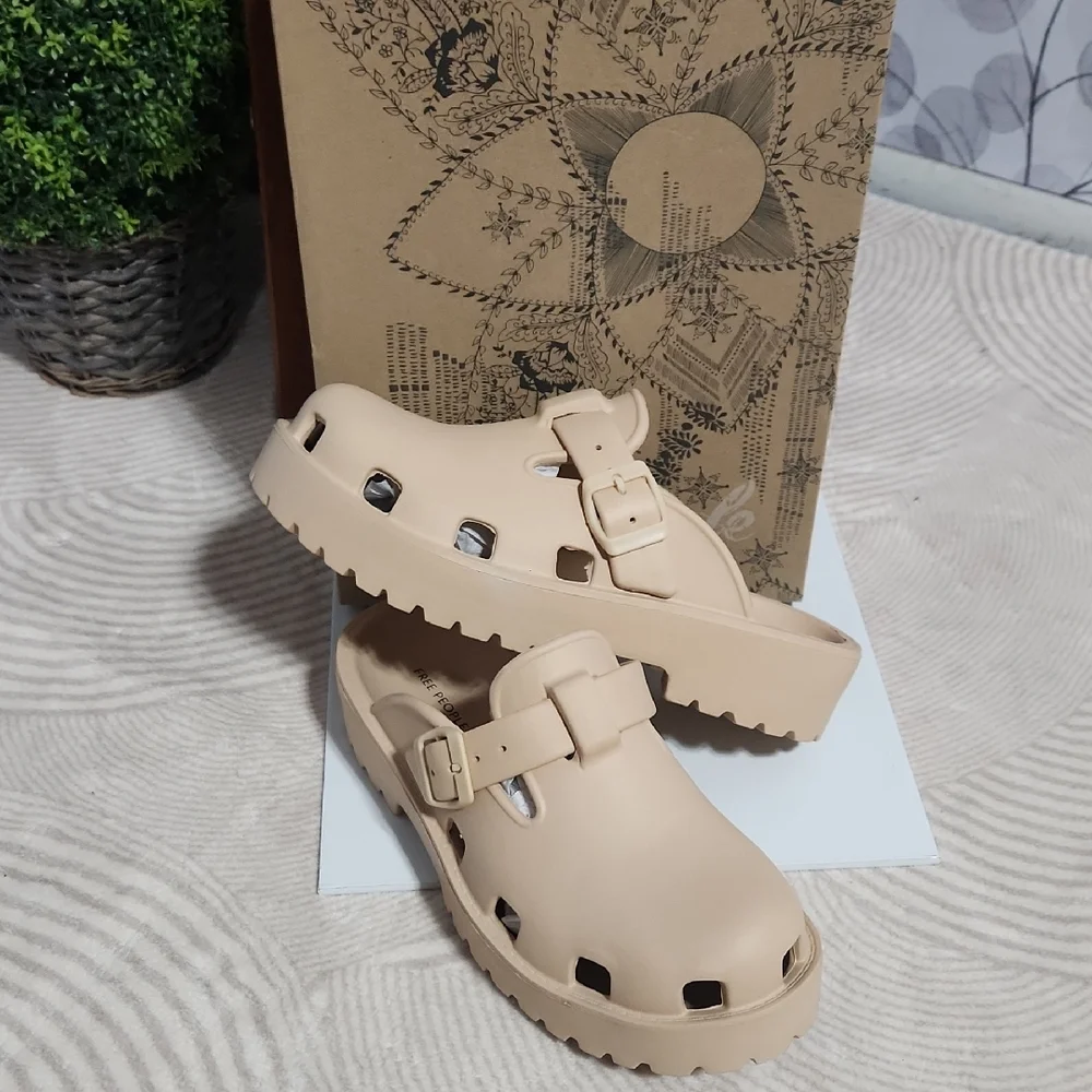 Free People Karlie Buckle Clog - Picture 4 of 9